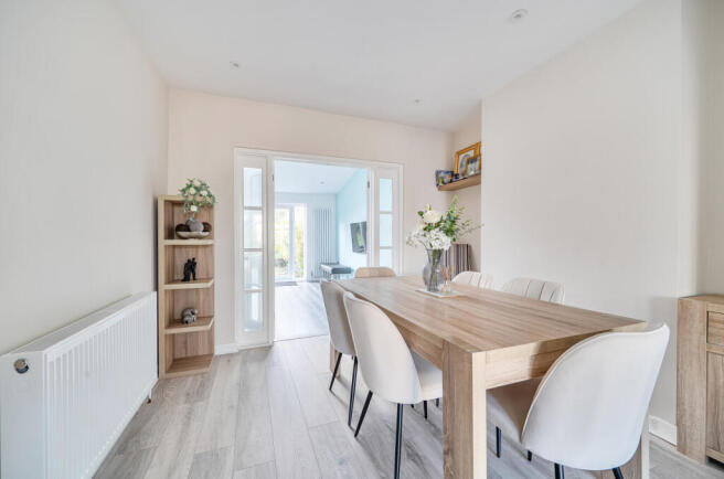 1387510-10-694573...