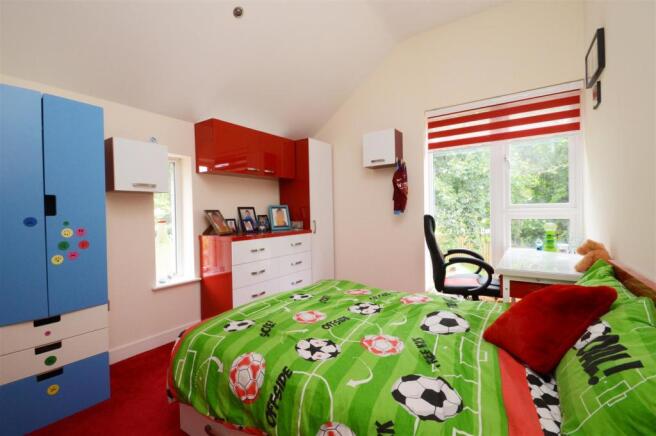 9 Bedroom 3.JPG