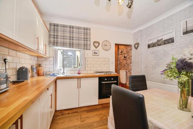 4 bed Terraced for sale Image 4