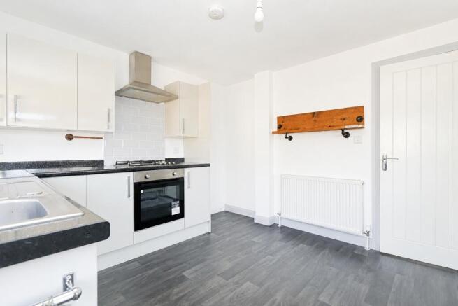 3 bed Semi-Detached for sale Image 6