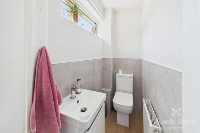 3 bed Semi-Detached for sale Image 10