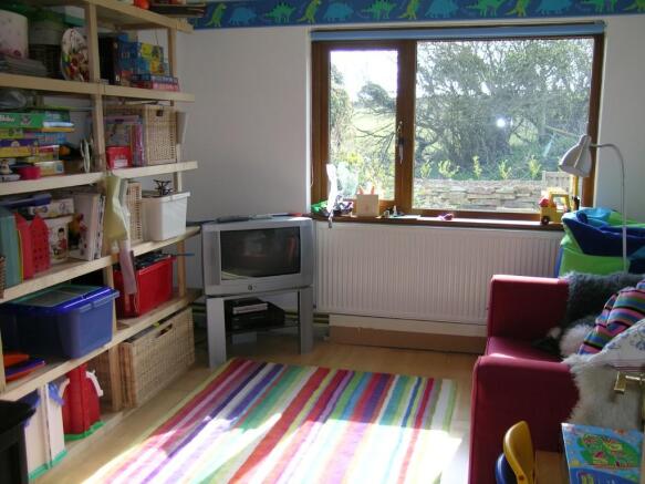 PLAYROOM/BEDROOM 6