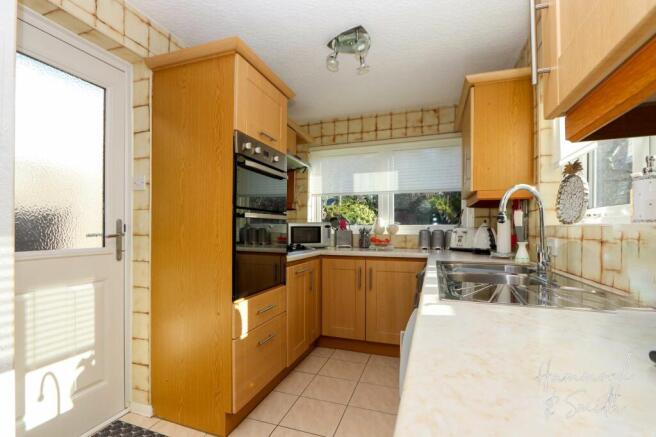 Kitchen/ Breakfast Room