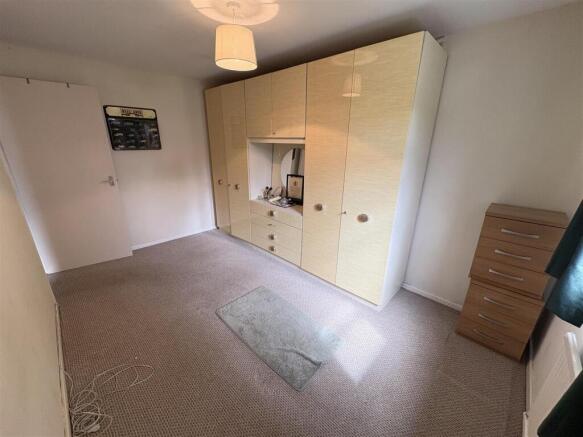 2 bed Ground Flat for sale Image 8