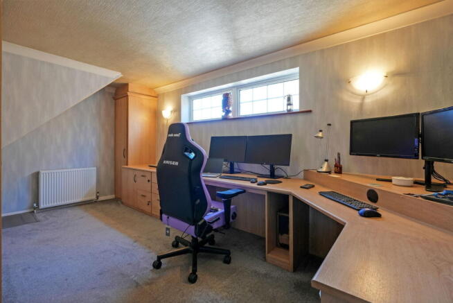4 bed Detached for sale Image 12