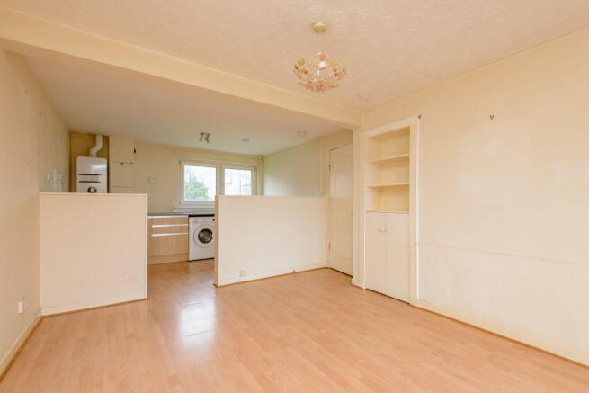 9/3 Northfield Drive, EDINBURGH, EH8 7RR photo 3