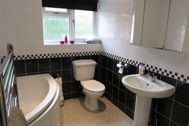 GROUND FLOOR BATHROO