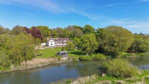 241 Ochiltree, Salisbury Road, Christchurch BH23 7AS