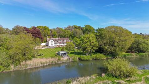 Salisbury Road, Christchurch, BH23