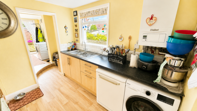 3 bed Terraced for sale Image 7