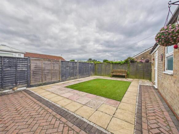 2 bed Semi-Detached Bungalow for sale Image 9