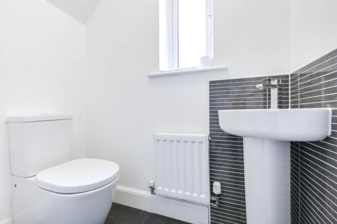 3 bed House for sale Image 4