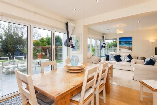 Living/dining room