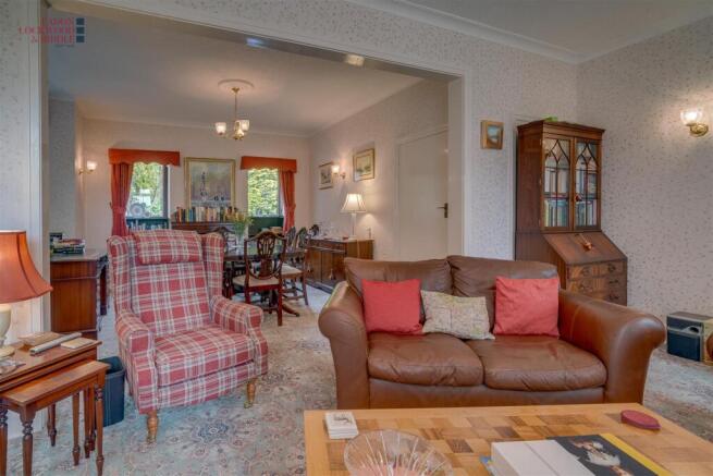 4 bed Detached for sale Image 7