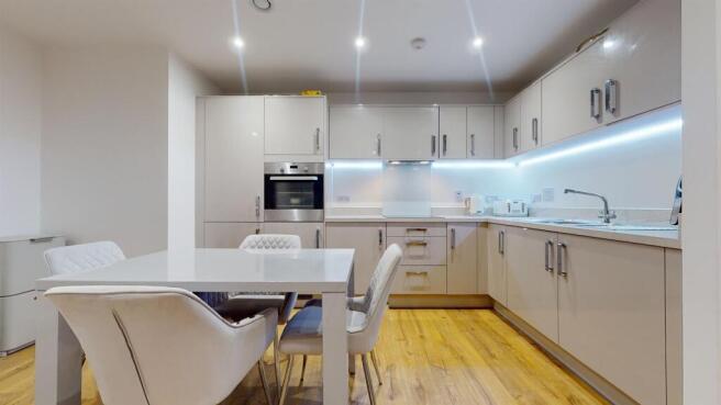 2 Bedroom, New Building, E6 For Sale by Barrain Lo
