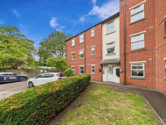 2 bed Apartment for sale Image 8