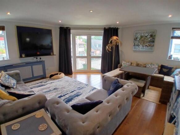 Living Room 1.jpg