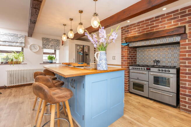 5 bed Barn Conversion for sale Image 12