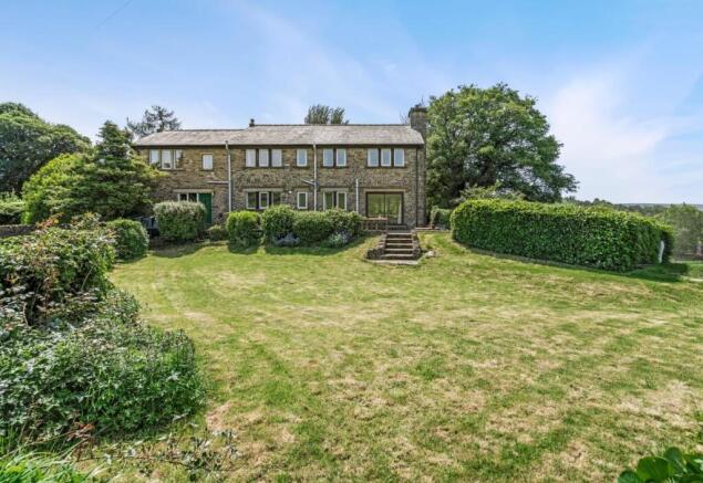 4 bed Detached for sale Image 5