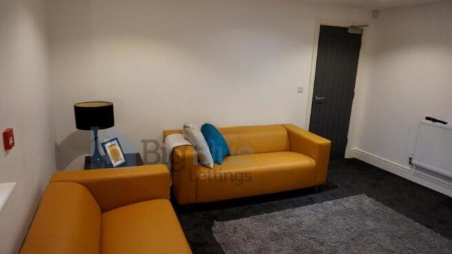 8 bed Terraced to rent Image 10
