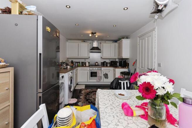 3 bed Semi-Detached for sale Image 7