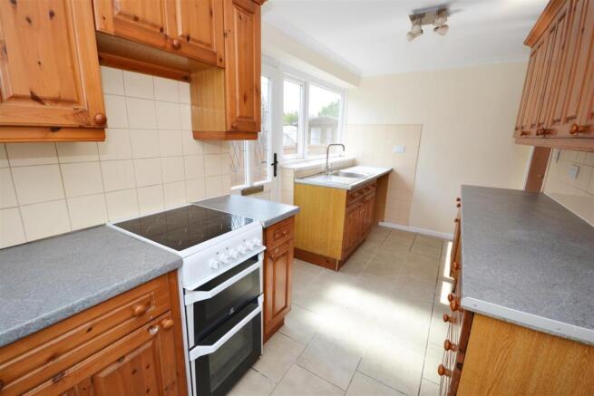 2 bed Semi-Detached Bungalow for sale Image 4