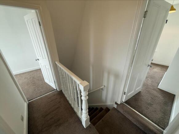 2 bed Terraced to rent Image 8