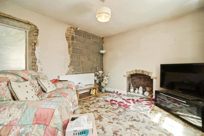 3 bed Semi-Detached for sale Image 8