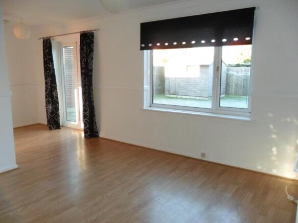sitting/dining room