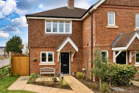 Skylark Place, Badshot Lea, Farnham, GU9