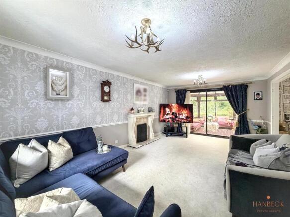 4 bed Detached for sale Image 4