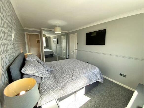 Bedroom One Into En-Suite 030
