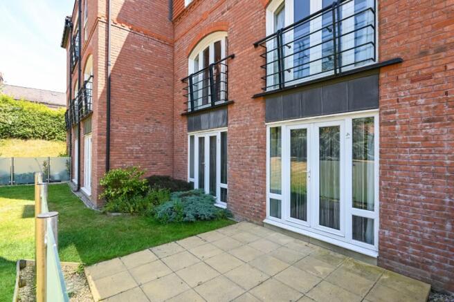 2 bed Flat for sale Image 12