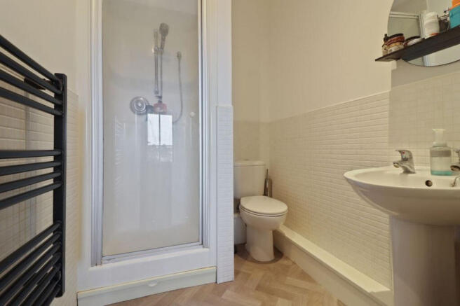 2 bed Flat for sale Image 9