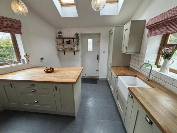 Kitchen Area.JPG