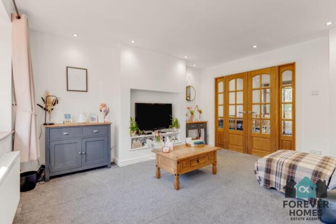 3 bed Semi-Detached for sale Image 4