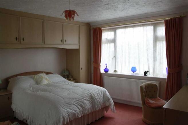 BEDROOM 2