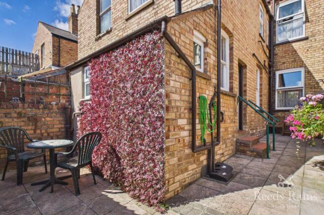 3 bed Terraced for sale Image 6