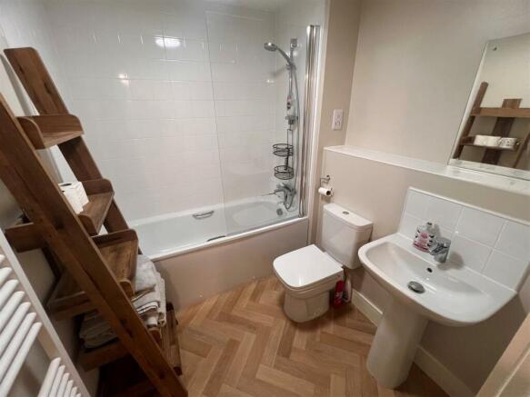 Bathroom.jpg