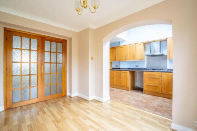 4 bed Semi-Detached for sale Image 6