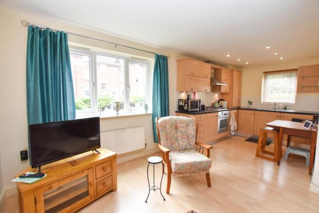 Provender Close, Broadheath, WA14 photo 4