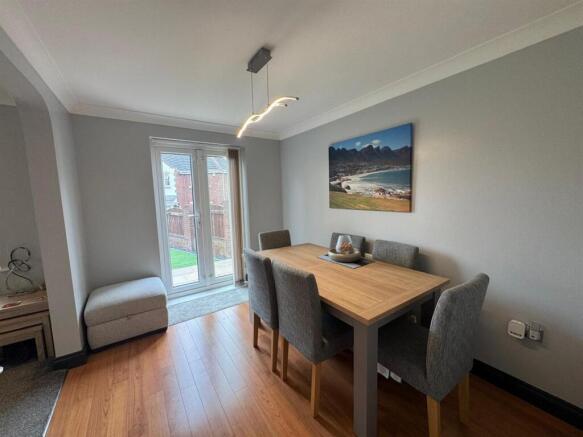 4 bed Detached for sale Image 5