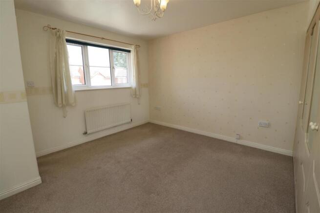 4 bed Detached for sale Image 6