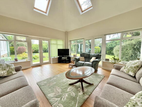 4 bed Detached for sale Image 10