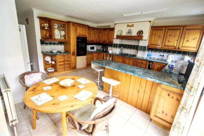 Kitchen/Breakfast Room