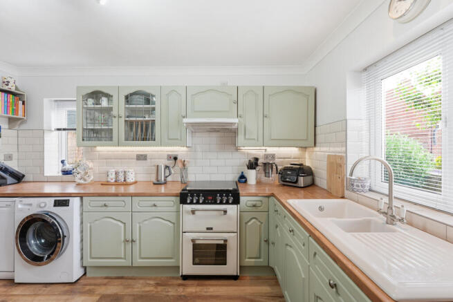 1 bed Detached Bungalow for sale Image 5