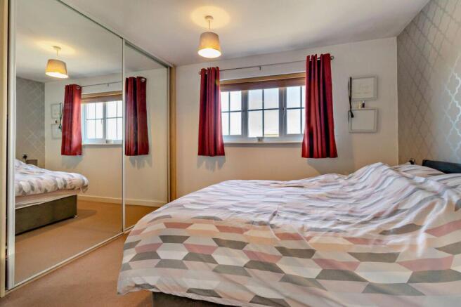 2 bed Flat for sale Image 12