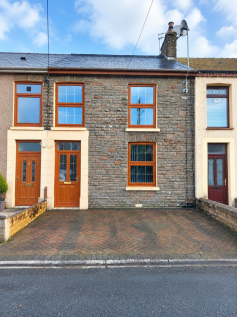 Llandeilo Road, Upper Brynamman, Ammanford, SA18 1BG