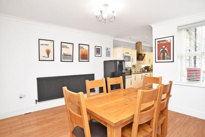 4 bed Terraced for sale Image 12