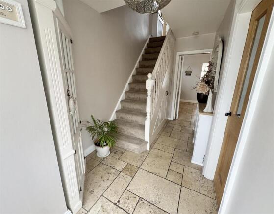 Hallway 1.JPG